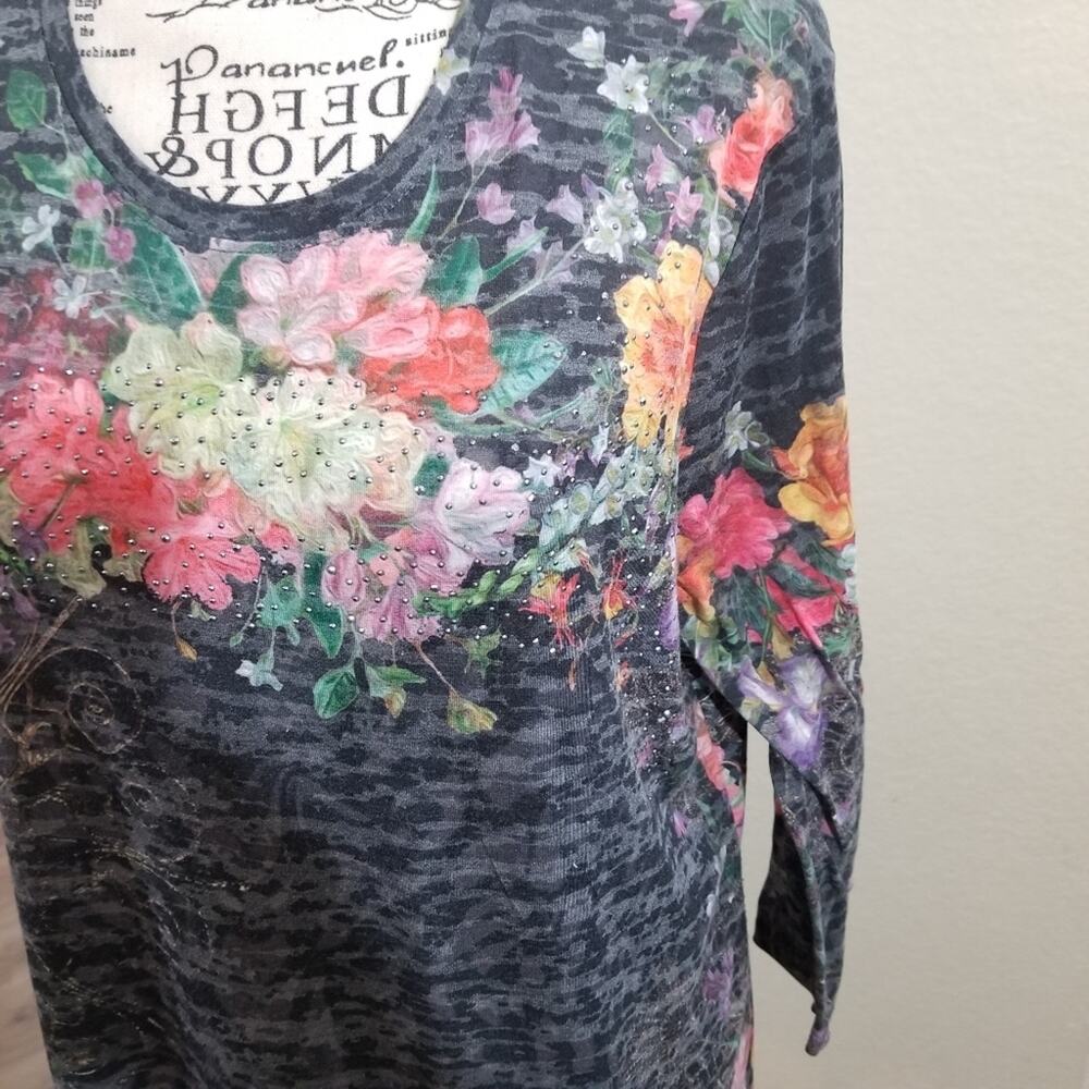 REBA floral top size‎ large - Picture 5 of 12
